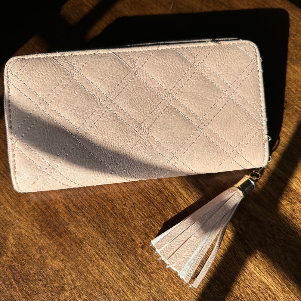 Chic Quilted Women's Wallet with Tassel